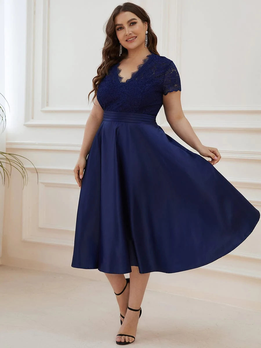 Elegantes Midi-Abendkleid mit V-Ausschnitt und gestickter Blume und kurzen Ärmeln 40400 #farbe_navy blau