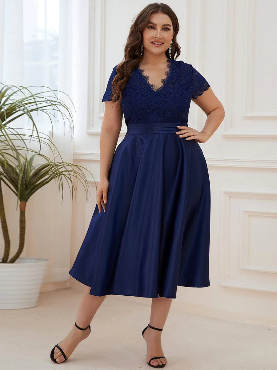 Elegantes Midi-Abendkleid mit V-Ausschnitt und gestickter Blume und kurzen Ärmeln 40400 #farbe_navy blau